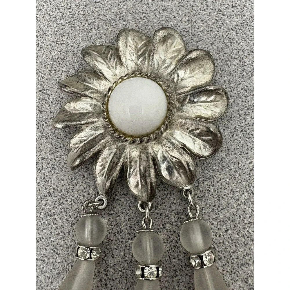 Vintage Daisy Silver Brooch Costume Jewelry  Lucite & Rhinestones Dangles, Craft